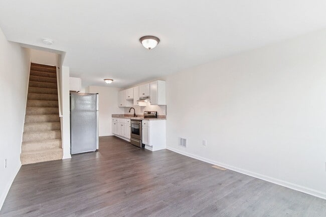 Building Photo - Modern 3BR/2BA Home in Columbia Borough School District w/ Fenced Yard & Central Air!