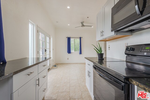 De la cocina a la sala de estar - 3736 Buena Park Dr