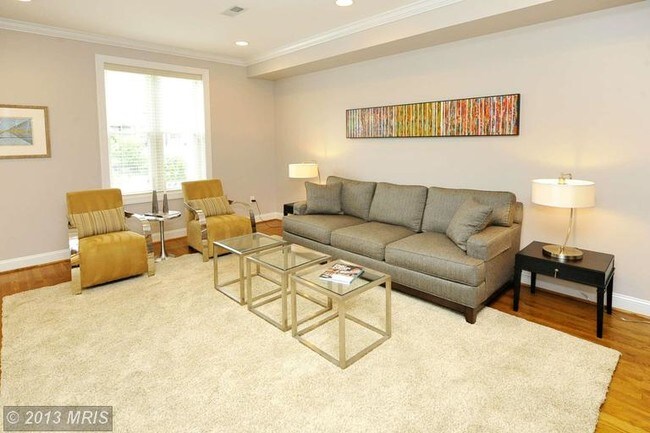 Foto del edificio - 440 Kenyon St NW
