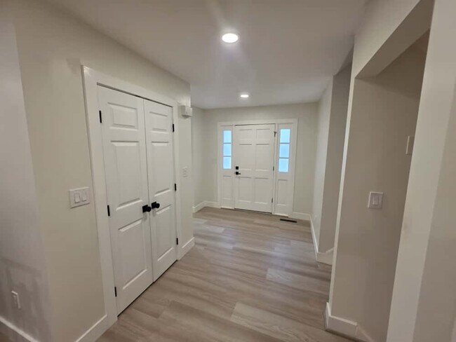 Foto del edificio - 8614 Burnt Hickory Cir