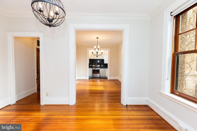 Foto del edificio - 2853 Ontario Rd NW