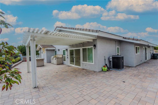 Building Photo - 25992 La Cuesta Ave