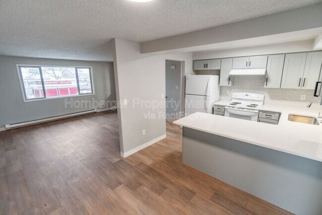 Foto del edificio - 10119 E Empire Ave