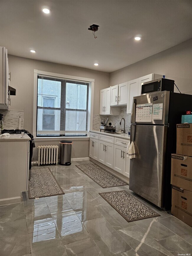 Building Photo - 30-48-48 14th St