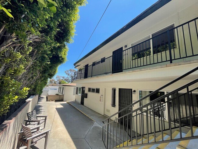 Building Photo - 2252.5 Garnet Ave