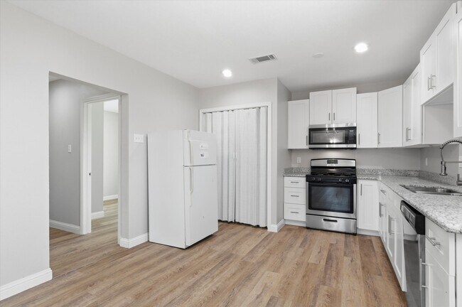 Foto del edificio - 8902 Courtney Dr