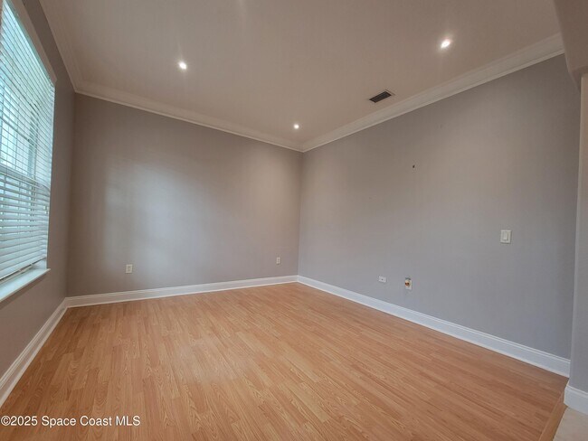 Foto del edificio - 1541 Bridgeport Cir