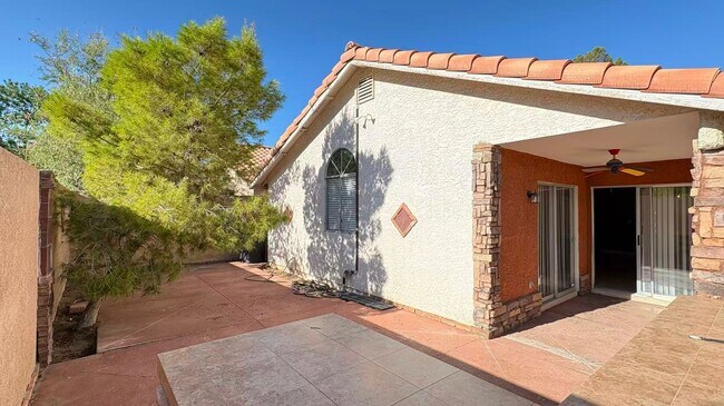 Foto del edificio - 42 Quiet Desert Ln