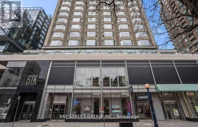 Building Photo - 155 Yorkville Ave