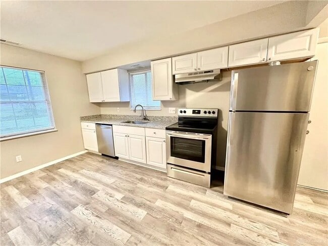 Building Photo - 309 Bridge St