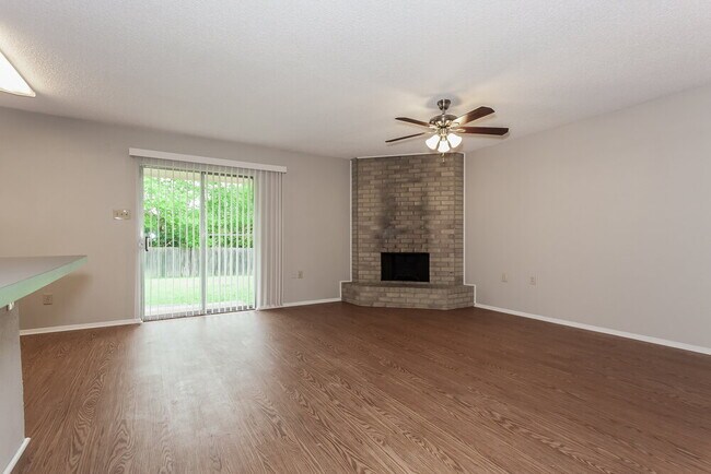 Building Photo - 716 Admiralty Way