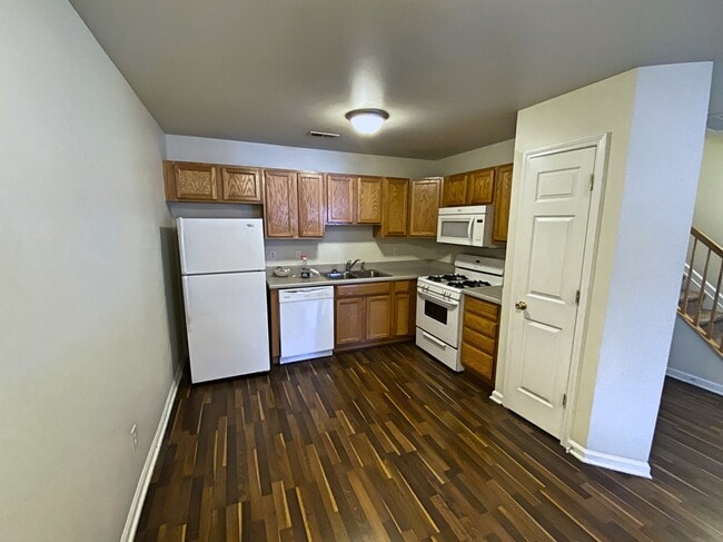 Kitchen - 2621 Ivory Run Way