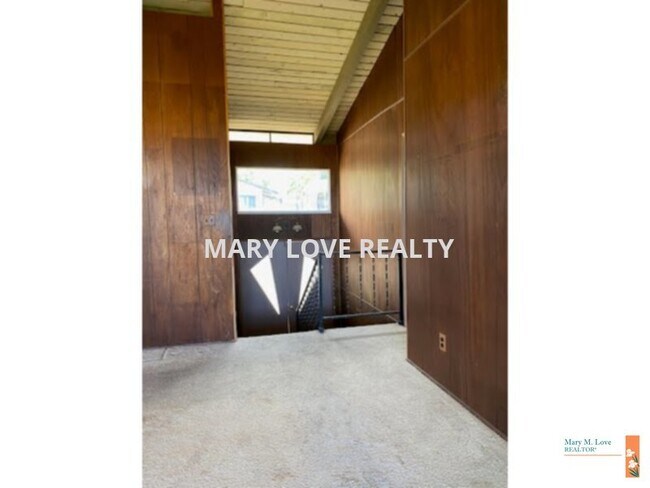 Building Photo - 2 BEDROOM 2 BATH HOME LOCATED IN ALOHA KON...