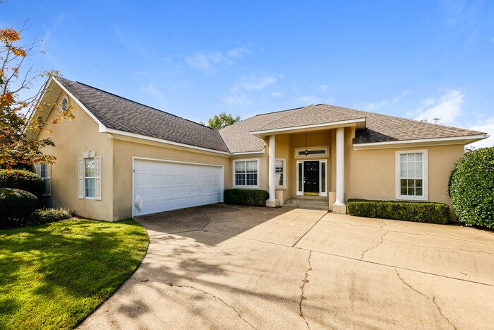 Primary Photo - Stunning 3-Bedroom