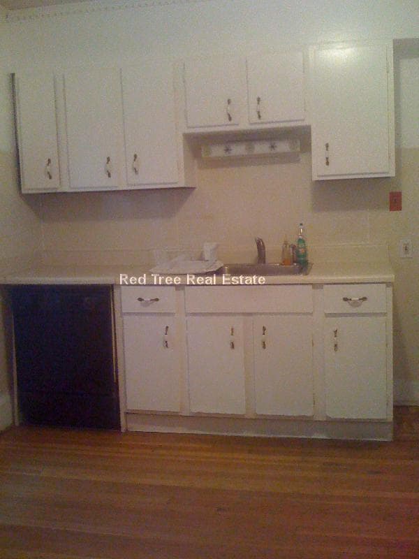 Building Photo - 141 Willow St