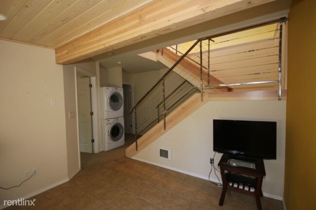 Building Photo - 1 br, 1 bath House - 678 Lupfer Meadows road