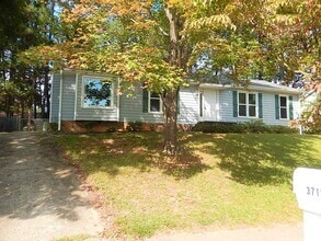 Building Photo - 3713 Sue Ellen Dr
