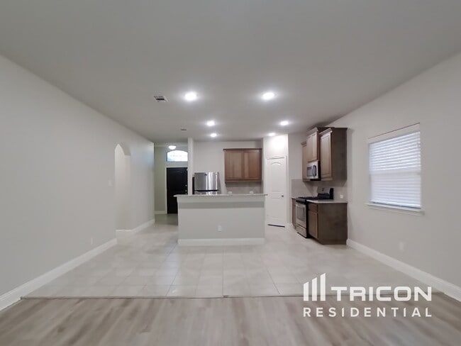 Building Photo - 7816 Cypress Dr