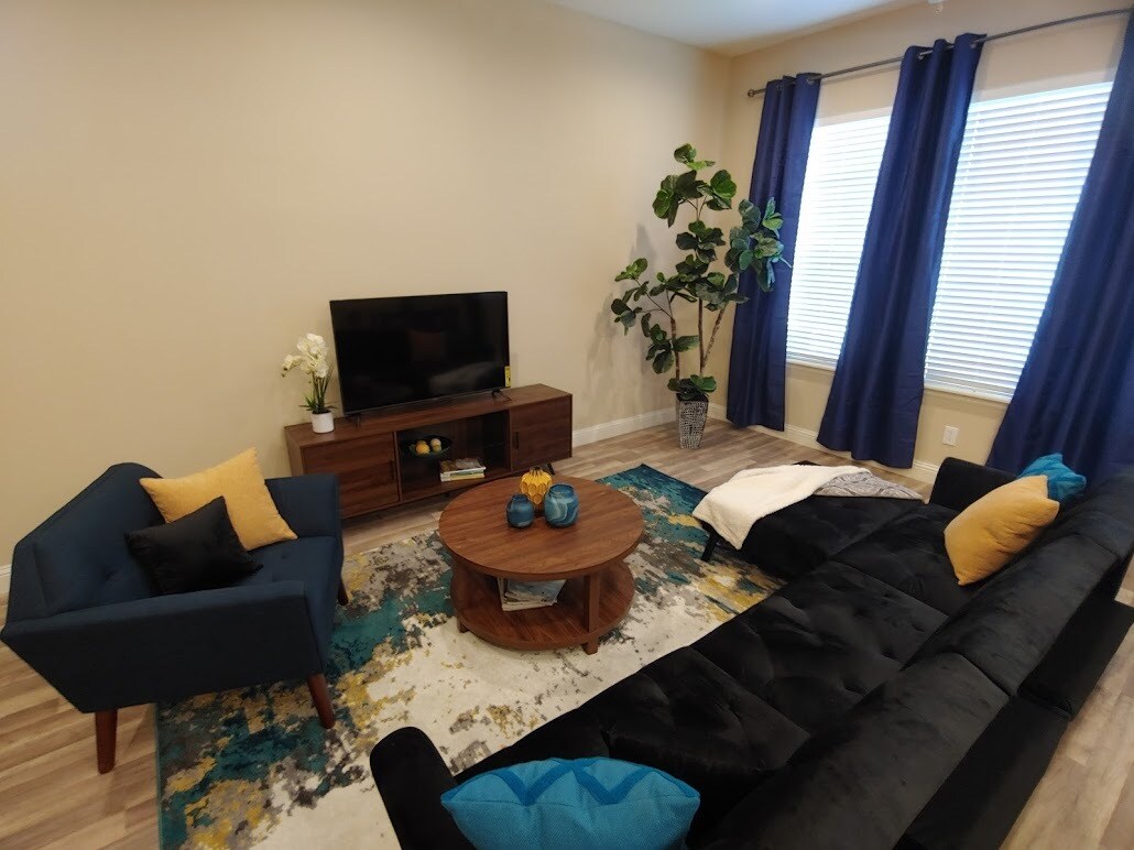 Foto principal - 4926 Weeping Willow Rd