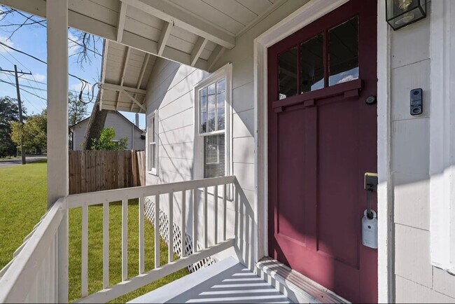 Foto del edificio - 2923 Rosselle St