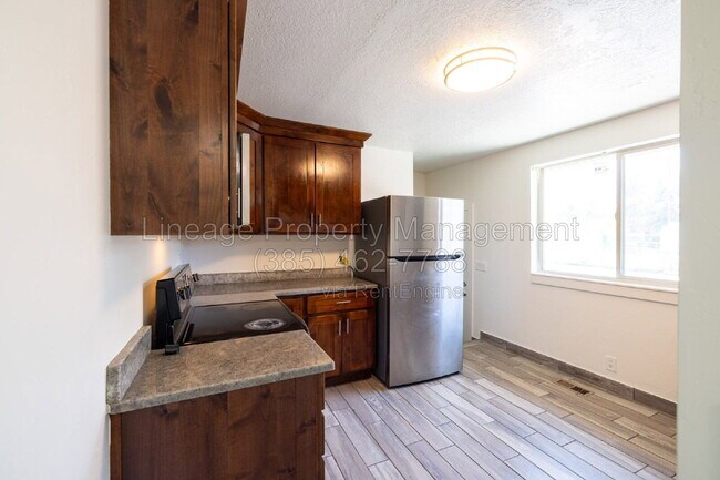 Foto del edificio - 1223 Emery St W