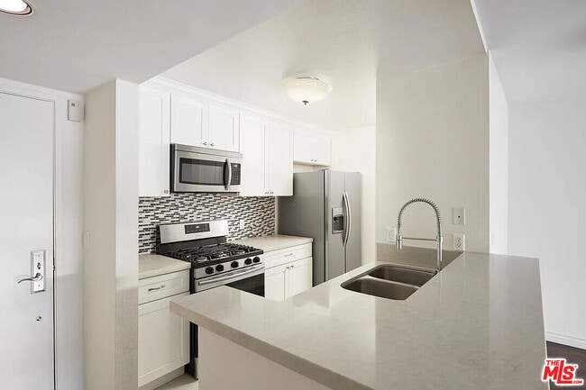 Foto del edificio - 909 Croft Ave