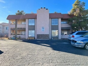 Building Photo - 1904 Lirio Way