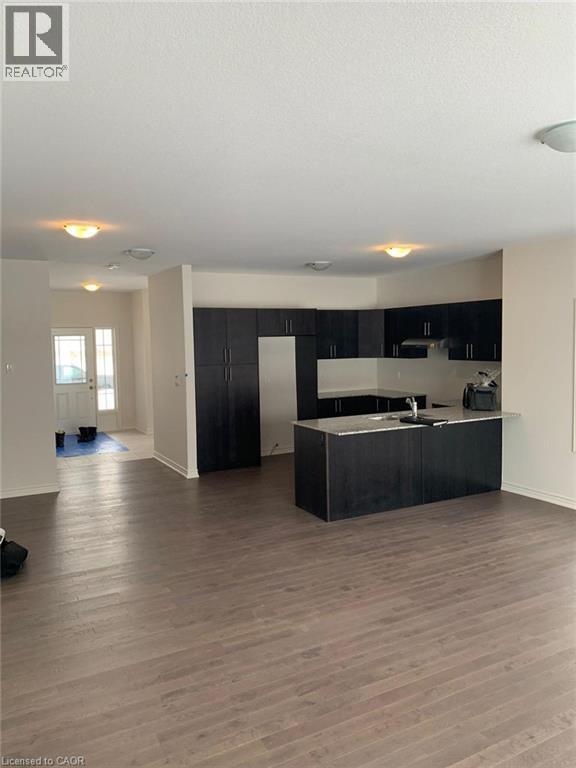 Building Photo - 136 Saunders St