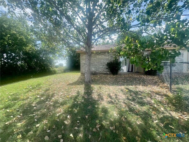 Building Photo - 907 Haynes Dr