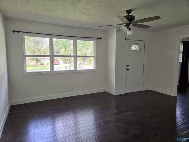 Foto del edificio - 6415 Marsh Ave NW