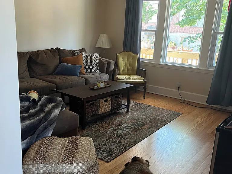 Building Photo - 800 E Pearson St