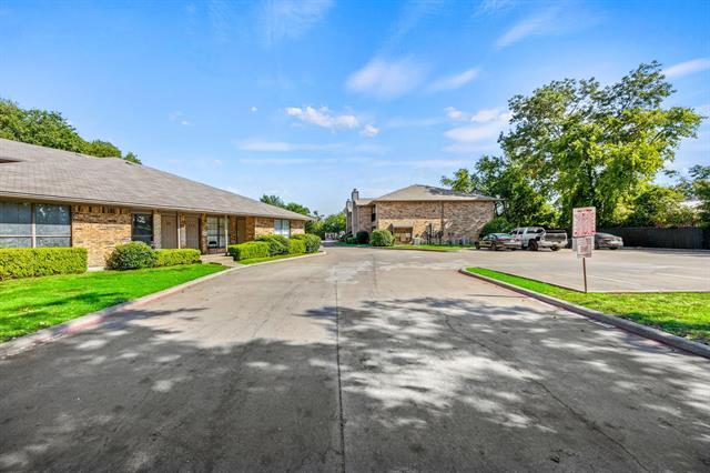 Building Photo - 1935 Cranford Dr