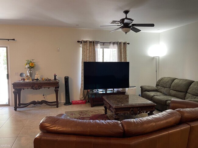 Foto del edificio - 5 br, 3.5 bath House - 6521 South Emerald ...