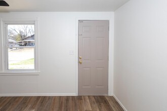 Building Photo - 1106 N 5th St