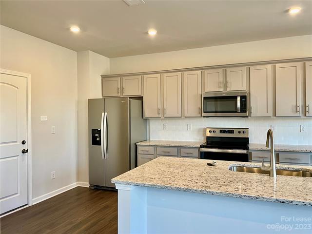 Building Photo - 2205 Lavender Mdws Ct