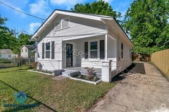Building Photo - 648 Chestnut St