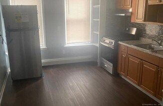 Building Photo - 1322 Stratford Ave