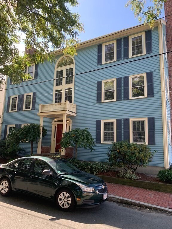 68 Temple St Unit 2, Newburyport, MA 01950 Condo for Rent in