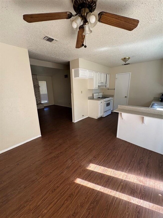 Building Photo - 1645 Chippeway Ln