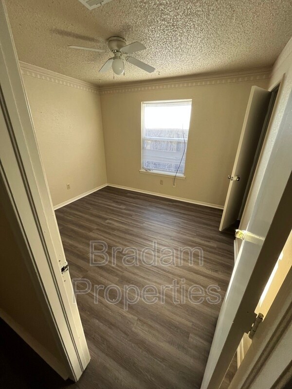 Foto del edificio - 5979 E 25th Pl