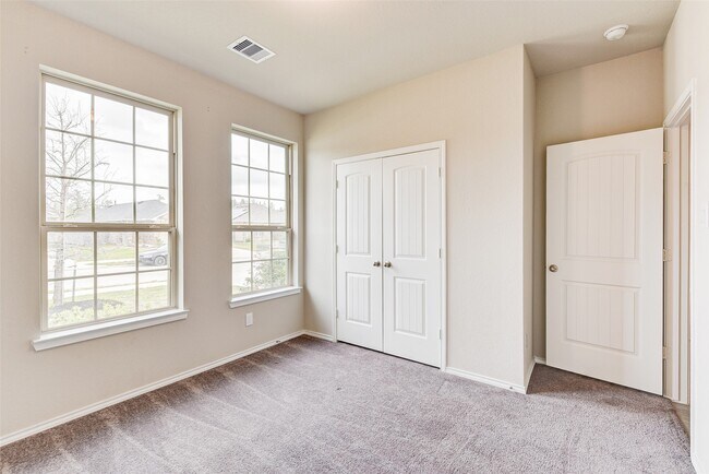 Foto del edificio - 1910 Hidden Cedar Dr