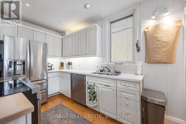 Photo du bâtiment - 106 Melrose Ave