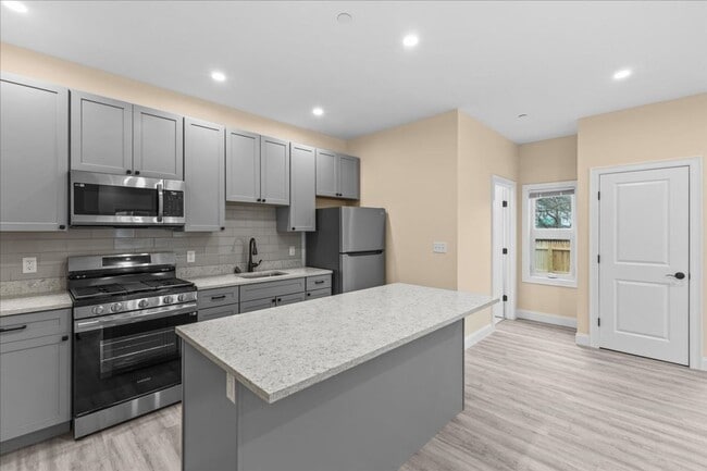 86-88 North Winooski Ave - 86-88 North Winooski Ave Apartment