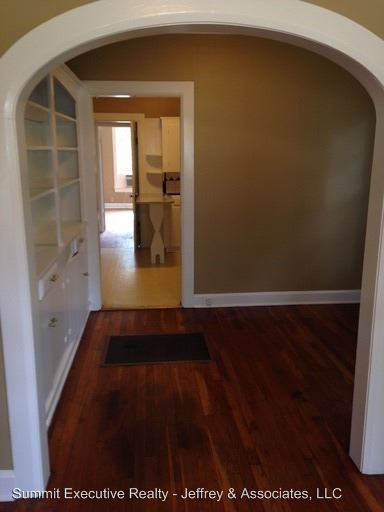 Foto del edificio - 215 E Rutherford St