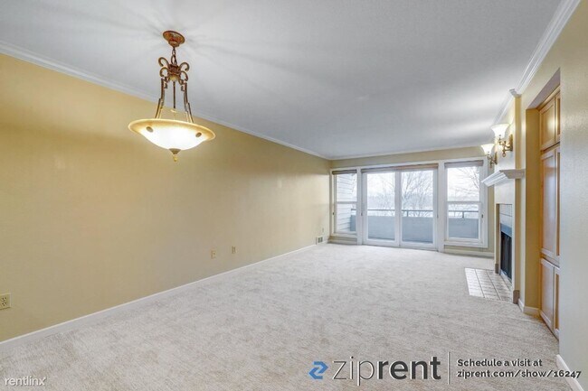 Foto del edificio - 2 br, 2 bath Condo - 4990 South Landing Dr...