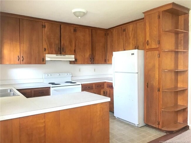 Foto del edificio - 6355 Cliffdale Rd