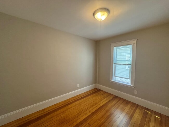 Building Photo - 17 Belmont Sq