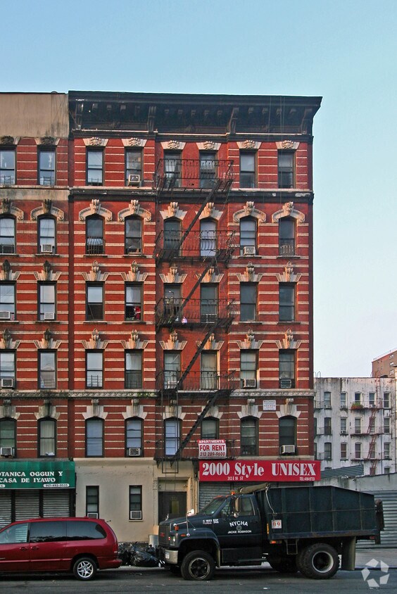 Primary Photo - 312 E 106th St