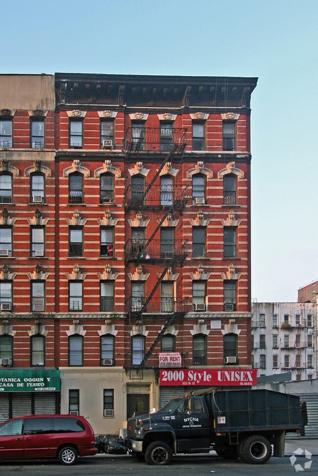 Building Photo - 312 E 106th St