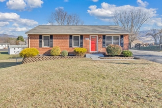 Building Photo - 359 Hillview Dr